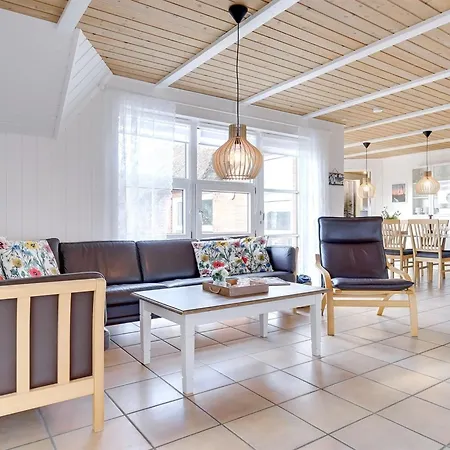 Viana - 100m From The Sea By Interhome